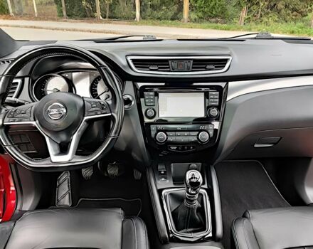 Красный Ниссан Кашкай, объемом двигателя 1.5 л и пробегом 31 тыс. км за 11000 $, фото 9 на Automoto.ua