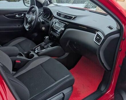 Красный Ниссан Кашкай, объемом двигателя 2 л и пробегом 900 тыс. км за 20000 $, фото 6 на Automoto.ua