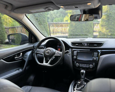 Красный Ниссан Кашкай, объемом двигателя 2 л и пробегом 54 тыс. км за 17800 $, фото 53 на Automoto.ua