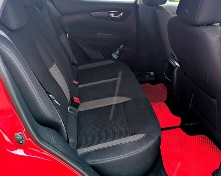 Красный Ниссан Кашкай, объемом двигателя 2 л и пробегом 89 тыс. км за 18000 $, фото 7 на Automoto.ua