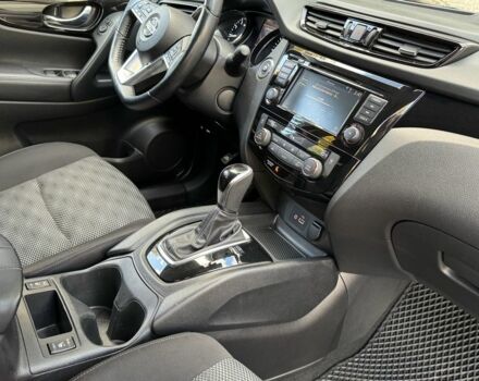 Красный Ниссан Кашкай, объемом двигателя 2 л и пробегом 87 тыс. км за 16800 $, фото 21 на Automoto.ua