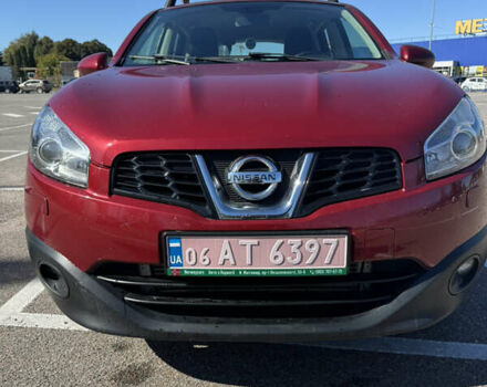 Красный Ниссан Кашкай, объемом двигателя 2 л и пробегом 202 тыс. км за 11300 $, фото 1 на Automoto.ua