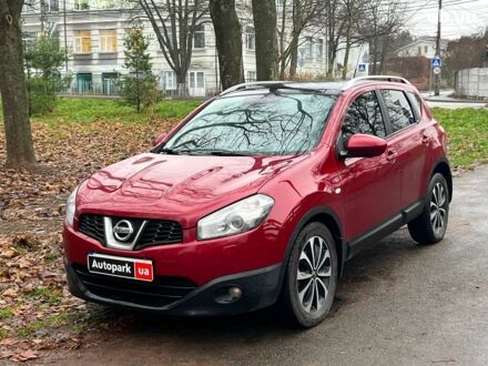 Красный Ниссан Кашкай, объемом двигателя 2 л и пробегом 196 тыс. км за 11790 $, фото 1 на Automoto.ua