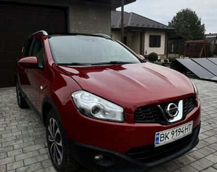 Красный Ниссан Кашкай, объемом двигателя 2 л и пробегом 210 тыс. км за 10300 $, фото 1 на Automoto.ua