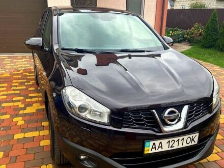 Красный Ниссан Кашкай, объемом двигателя 1.6 л и пробегом 126 тыс. км за 11700 $, фото 1 на Automoto.ua