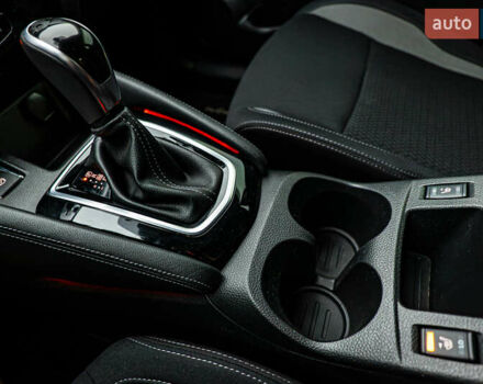 Ниссан Кашкай, объемом двигателя 1.2 л и пробегом 47 тыс. км за 17188 $, фото 16 на Automoto.ua