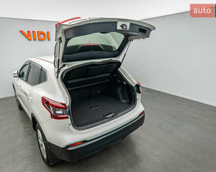 Ниссан Кашкай, объемом двигателя 1.6 л и пробегом 49 тыс. км за 22276 $, фото 7 на Automoto.ua