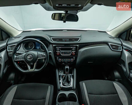 Ниссан Кашкай, объемом двигателя 1.6 л и пробегом 49 тыс. км за 22276 $, фото 10 на Automoto.ua