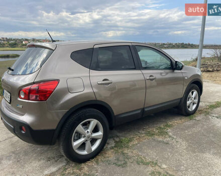 Желтый Ниссан Кашкай, объемом двигателя 2 л и пробегом 232 тыс. км за 10000 $, фото 2 на Automoto.ua