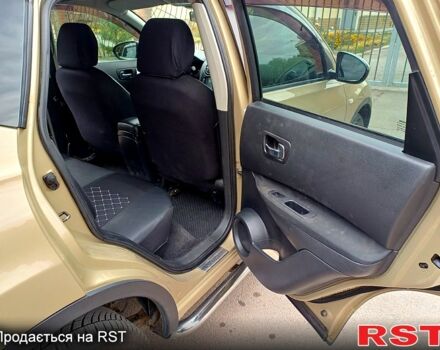 Желтый Ниссан Кашкай, объемом двигателя 2 л и пробегом 203 тыс. км за 8200 $, фото 6 на Automoto.ua