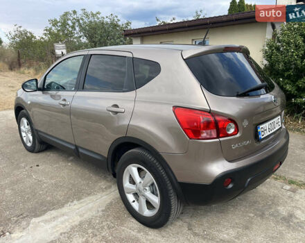 Желтый Ниссан Кашкай, объемом двигателя 2 л и пробегом 232 тыс. км за 10000 $, фото 4 на Automoto.ua