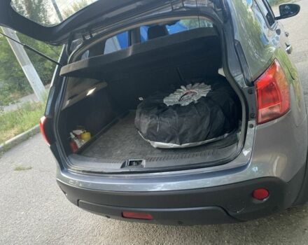 Сірий Ніссан Кашкай, об'ємом двигуна 2 л та пробігом 400 тис. км за 7500 $, фото 4 на Automoto.ua