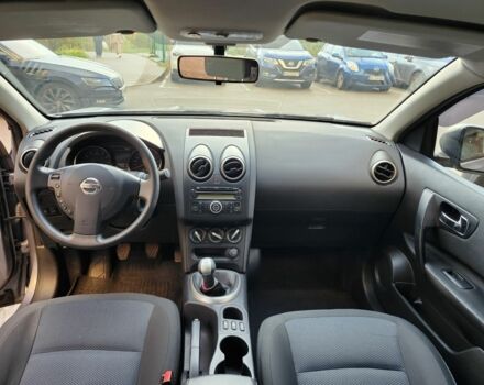 Серый Ниссан Кашкай, объемом двигателя 1.6 л и пробегом 143 тыс. км за 10500 $, фото 18 на Automoto.ua