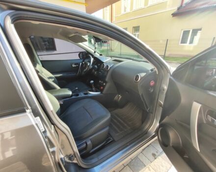 Серый Ниссан Кашкай, объемом двигателя 1.6 л и пробегом 225 тыс. км за 9900 $, фото 6 на Automoto.ua