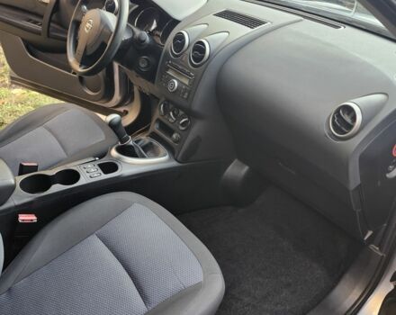 Серый Ниссан Кашкай, объемом двигателя 1.6 л и пробегом 143 тыс. км за 10500 $, фото 16 на Automoto.ua