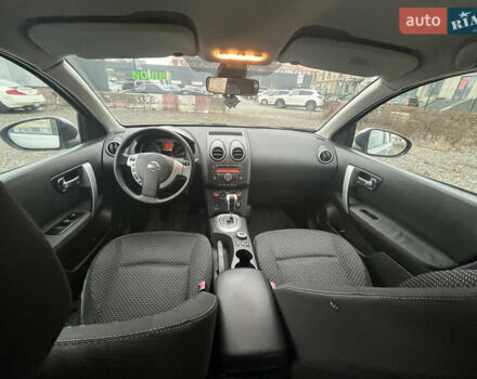 Серый Ниссан Кашкай, объемом двигателя 2 л и пробегом 137 тыс. км за 8000 $, фото 11 на Automoto.ua