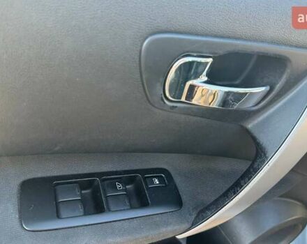 Серый Ниссан Кашкай, объемом двигателя 1.6 л и пробегом 320 тыс. км за 7600 $, фото 11 на Automoto.ua