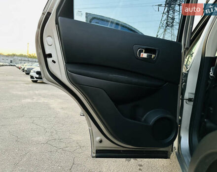 Сірий Ніссан Кашкай, об'ємом двигуна 2 л та пробігом 170 тис. км за 9200 $, фото 17 на Automoto.ua