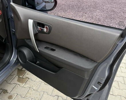 Сірий Ніссан Кашкай, об'ємом двигуна 2 л та пробігом 260 тис. км за 8100 $, фото 15 на Automoto.ua