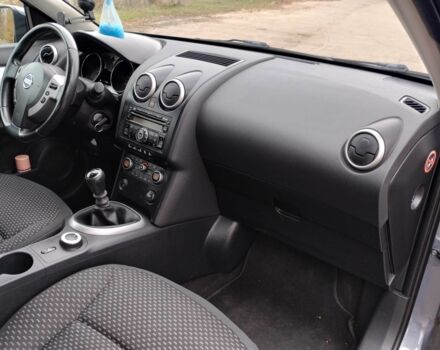 Серый Ниссан Кашкай, объемом двигателя 2 л и пробегом 239 тыс. км за 3900 $, фото 16 на Automoto.ua