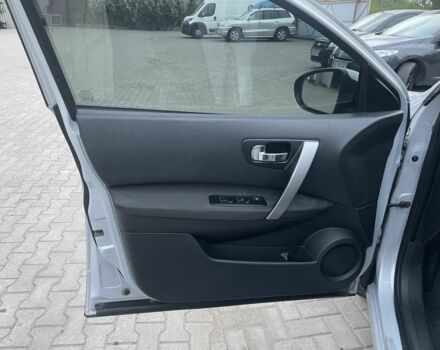 Серый Ниссан Кашкай, объемом двигателя 2 л и пробегом 300 тыс. км за 7800 $, фото 7 на Automoto.ua