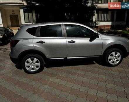 Серый Ниссан Кашкай, объемом двигателя 1.6 л и пробегом 203 тыс. км за 8500 $, фото 1 на Automoto.ua