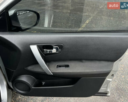 Серый Ниссан Кашкай, объемом двигателя 2 л и пробегом 299 тыс. км за 6300 $, фото 14 на Automoto.ua