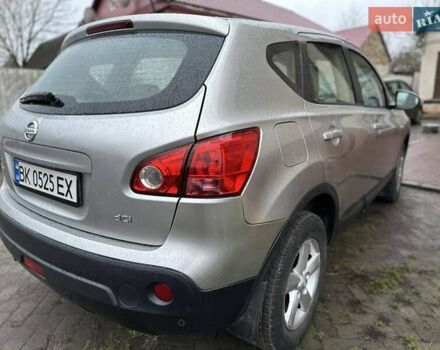 Серый Ниссан Кашкай, объемом двигателя 1.46 л и пробегом 329 тыс. км за 7500 $, фото 9 на Automoto.ua