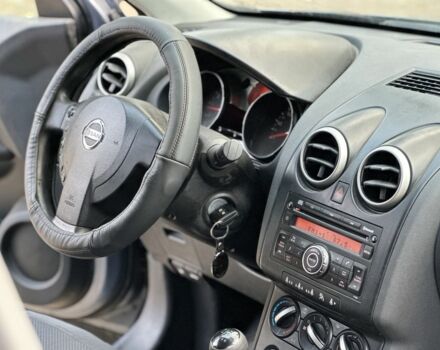 Серый Ниссан Кашкай, объемом двигателя 2 л и пробегом 350 тыс. км за 3700 $, фото 5 на Automoto.ua