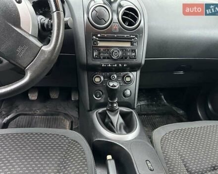 Серый Ниссан Кашкай, объемом двигателя 1.46 л и пробегом 329 тыс. км за 7500 $, фото 5 на Automoto.ua