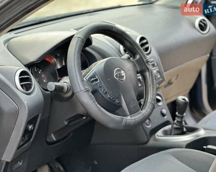 Серый Ниссан Кашкай, объемом двигателя 2 л и пробегом 350 тыс. км за 3650 $, фото 13 на Automoto.ua