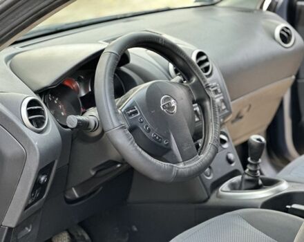 Серый Ниссан Кашкай, объемом двигателя 2 л и пробегом 350 тыс. км за 3700 $, фото 4 на Automoto.ua