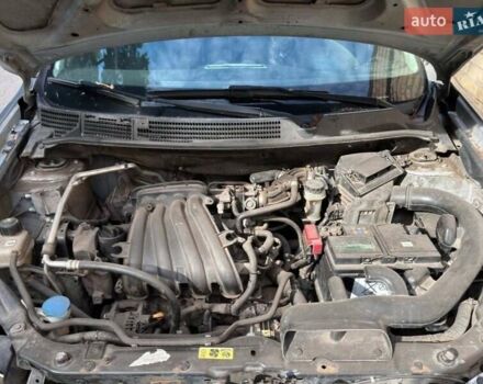 Серый Ниссан Кашкай, объемом двигателя 1.6 л и пробегом 260 тыс. км за 2999 $, фото 9 на Automoto.ua