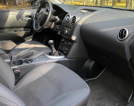 Сірий Ніссан Кашкай, об'ємом двигуна 1.6 л та пробігом 231 тис. км за 8000 $, фото 6 на Automoto.ua