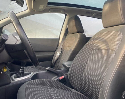 Серый Ниссан Кашкай, объемом двигателя 2 л и пробегом 245 тыс. км за 9600 $, фото 7 на Automoto.ua