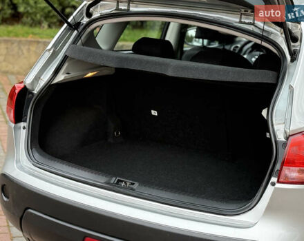 Сірий Ніссан Кашкай, об'ємом двигуна 1.6 л та пробігом 250 тис. км за 8400 $, фото 11 на Automoto.ua