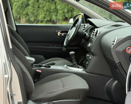 Сірий Ніссан Кашкай, об'ємом двигуна 1.6 л та пробігом 250 тис. км за 8400 $, фото 24 на Automoto.ua