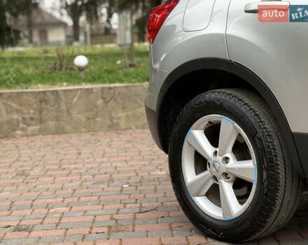Сірий Ніссан Кашкай, об'ємом двигуна 1.6 л та пробігом 250 тис. км за 8400 $, фото 18 на Automoto.ua