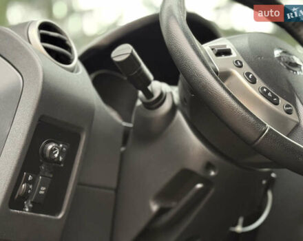 Сірий Ніссан Кашкай, об'ємом двигуна 1.6 л та пробігом 250 тис. км за 8400 $, фото 23 на Automoto.ua