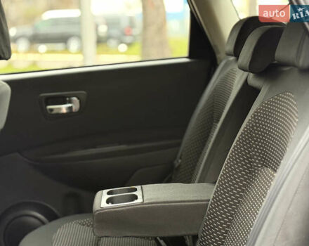 Сірий Ніссан Кашкай, об'ємом двигуна 1.6 л та пробігом 250 тис. км за 8400 $, фото 26 на Automoto.ua