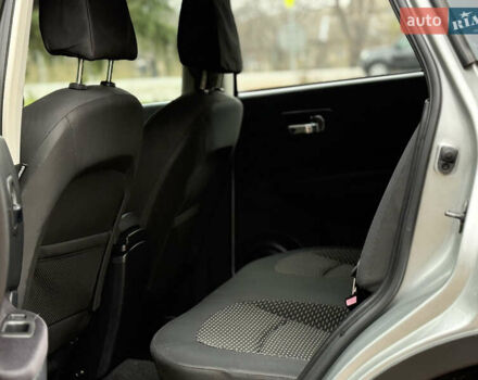 Сірий Ніссан Кашкай, об'ємом двигуна 1.6 л та пробігом 250 тис. км за 8400 $, фото 22 на Automoto.ua