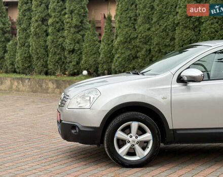 Сірий Ніссан Кашкай, об'ємом двигуна 1.6 л та пробігом 250 тис. км за 8400 $, фото 5 на Automoto.ua