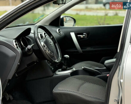 Серый Ниссан Кашкай, объемом двигателя 1.6 л и пробегом 250 тыс. км за 7750 $, фото 22 на Automoto.ua