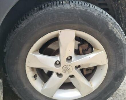 Сірий Ніссан Кашкай, об'ємом двигуна 2 л та пробігом 167 тис. км за 11000 $, фото 5 на Automoto.ua