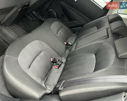 Серый Ниссан Кашкай, объемом двигателя 2 л и пробегом 186 тыс. км за 10950 $, фото 26 на Automoto.ua