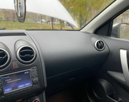 Серый Ниссан Кашкай, объемом двигателя 1.5 л и пробегом 247 тыс. км за 9700 $, фото 9 на Automoto.ua