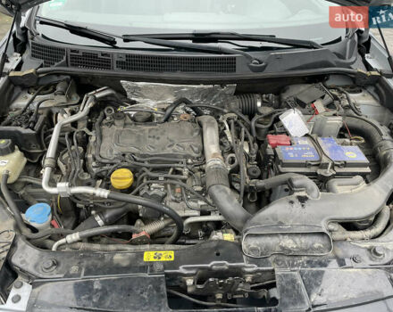 Серый Ниссан Кашкай, объемом двигателя 2 л и пробегом 170 тыс. км за 12000 $, фото 9 на Automoto.ua
