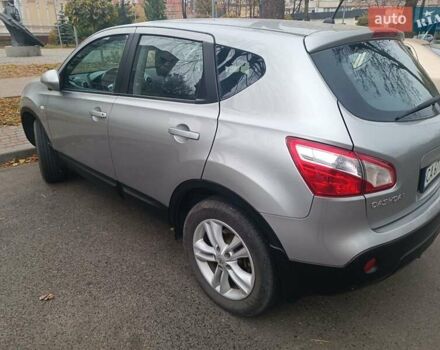 Сірий Ніссан Кашкай, об'ємом двигуна 1.46 л та пробігом 169 тис. км за 10900 $, фото 4 на Automoto.ua