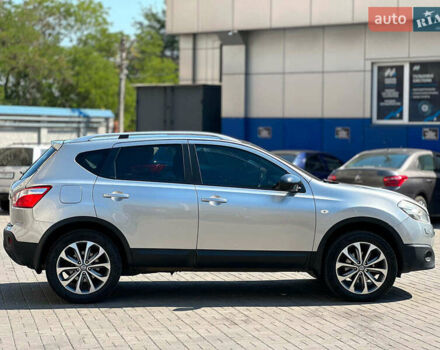 Сірий Ніссан Кашкай, об'ємом двигуна 2 л та пробігом 156 тис. км за 11440 $, фото 3 на Automoto.ua