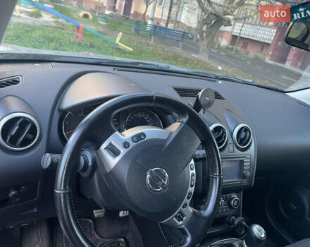 Серый Ниссан Кашкай, объемом двигателя 2 л и пробегом 230 тыс. км за 9800 $, фото 3 на Automoto.ua